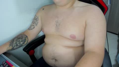 Snapshot of onewhiteboichub chatting on February 4, 2026, 5:13 am Andres INDEPENDENT MODEL online show from February 4, 2026, 5:13 am