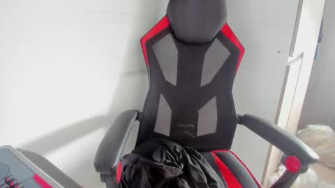 Snapshot of onewhiteboichub chatting on February 8, 2026, 2:20 pm Andres INDEPENDENT MODEL online show from February 8, 2026, 2:20 pm