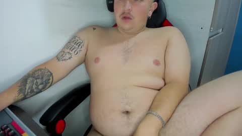 Snapshot of onewhiteboichub chatting on February 20, 2026, 12:16 pm Andres INDEPENDENT MODEL online show from February 20, 2026, 12:16 pm