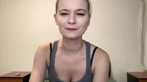 Onika online show from September 29, 2025, 10:03 pm