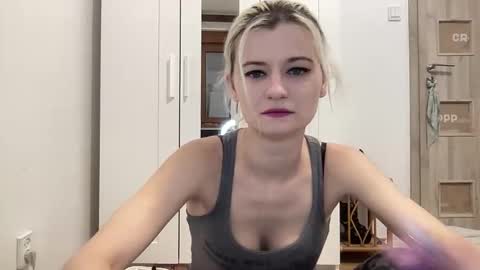 Onika online show from February 22, 2026, 2:04 pm