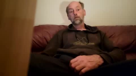 only01love online show from April 26, 2026, 3:37 am