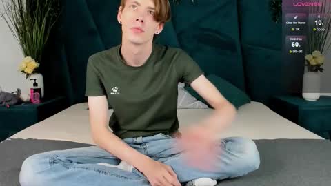 Erick  online show from September 19, 2025, 7:43 am