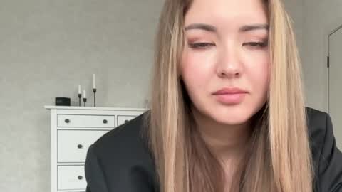 only_this online show from April 22, 2026, 7:00 am