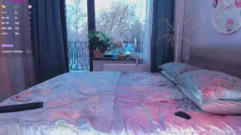 Snapshot of onlycatsss chatting on November 9, 2025, 11:19 am Amelia online show from November 9, 2025, 11:19 am