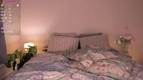 Snapshot of onlycatsss chatting on December 21, 2025, 12:56 pm Amelia online show from December 21, 2025, 12:56 pm