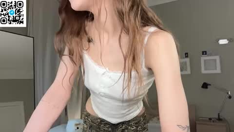 Snapshot of onlykitty_chillhere chatting on December 17, 2025, 5:35 am BARBARA online show from December 17, 2025, 5:35 am