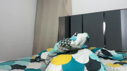 PAREJA LATINA JOVEN MUY CACHONDOS online show from April 29, 2026, 12:37 am