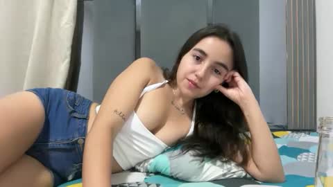 PAREJA LATINA JOVEN MUY CACHONDOS online show from June 7, 2026, 11:19 pm