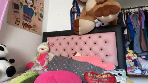 PAREJA LATINA JOVEN MUY CACHONDOS online show from June 30, 2026, 7:15 pm