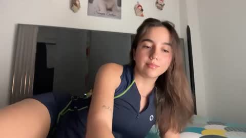 PAREJA LATINA JOVEN MUY CACHONDOS online show from August 4, 2026, 11:07 pm