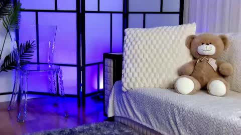 Xandra online show from November 24, 2025, 5:51 am