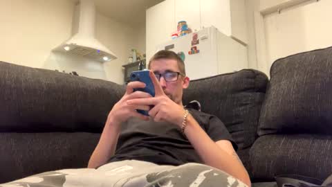 Snapshot of onthecumup69 chatting on February 12, 2025, 12:01 pm onthecumup69 online show from February 12, 2025, 12:01 pm