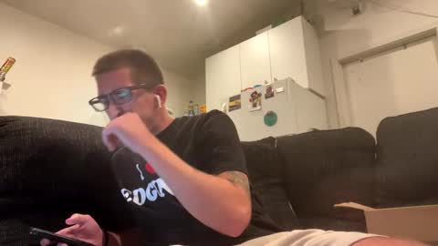 Snapshot of onthecumup69 chatting on October 1, 2025, 12:44 pm onthecumup69 online show from October 1, 2025, 12:44 pm