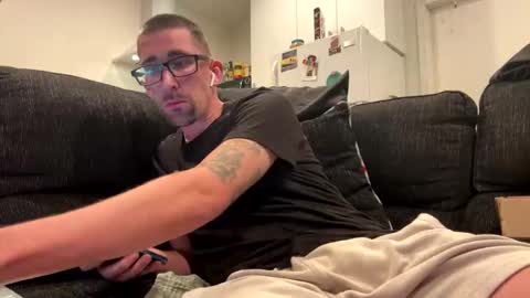 Snapshot of onthecumup69 chatting on November 10, 2025, 12:26 pm onthecumup69 online show from November 10, 2025, 12:26 pm