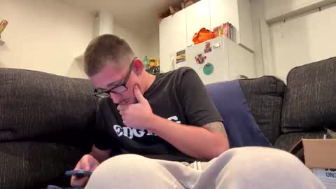 Snapshot of onthecumup69 chatting on December 21, 2025, 1:40 pm onthecumup69 online show from December 21, 2025, 1:40 pm