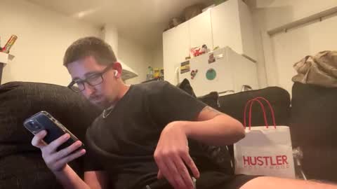 Snapshot of onthecumup69 chatting on March 15, 2026, 10:54 am onthecumup69 online show from March 15, 2026, 10:54 am