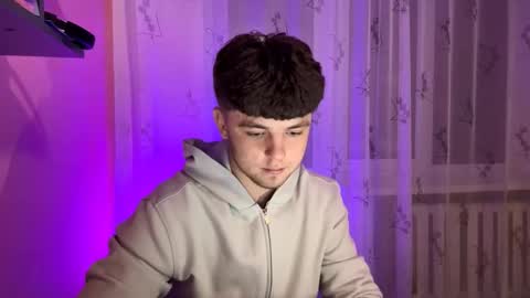 Snapshot of onyiix_ chatting on November 9, 2025, 7:23 pm Mike online show from November 9, 2025, 7:23 pm