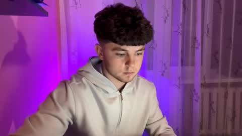 Snapshot of onyiix_ chatting on November 10, 2025, 9:14 pm Mike online show from November 10, 2025, 9:14 pm