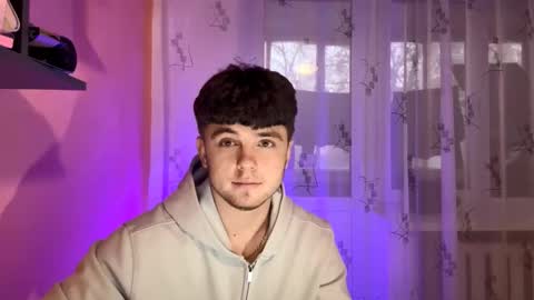 Snapshot of onyiix_ chatting on November 14, 2025, 2:27 pm Mike online show from November 14, 2025, 2:27 pm