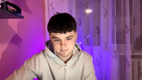 Snapshot of onyiix_ chatting on November 15, 2025, 7:10 pm Mike online show from November 15, 2025, 7:10 pm