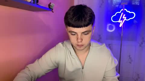 Snapshot of onyiix_ chatting on November 24, 2025, 2:28 pm Mike online show from November 24, 2025, 2:28 pm