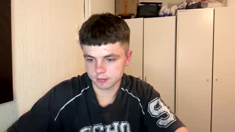 Snapshot of onyiix_ chatting on December 14, 2025, 6:12 pm Mike online show from December 14, 2025, 6:12 pm