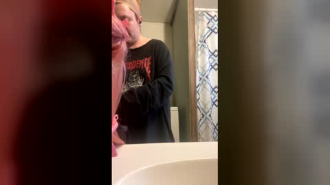 Snapshot of onyx_the_pupstar chatting on March 13, 2026, 11:33 pm Onyx online show from March 13, 2026, 11:33 pm