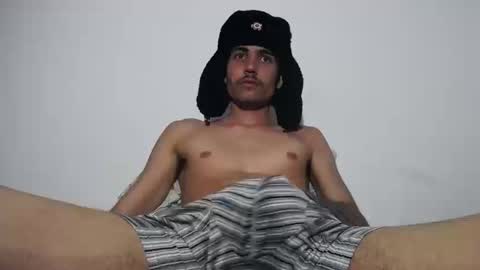 Snapshot of onzas_ chatting on September 24, 2025, 10:24 pm onzas_ online show from September 24, 2025, 10:24 pm