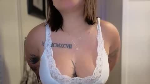 Miss Girly online show from April 26, 2026, 11:02 pm