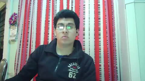 Snapshot of oomaurooo chatting on December 19, 2024, 8:56 am oomaurooo online show from December 19, 2024, 8:56 am