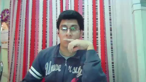 Snapshot of oomaurooo chatting on December 23, 2024, 7:28 am oomaurooo online show from December 23, 2024, 7:28 am