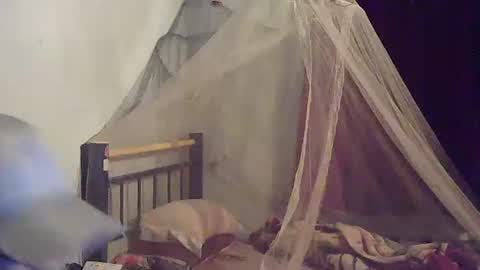 Snapshot of oomaurooo chatting on December 17, 2025, 7:36 am oomaurooo online show from December 17, 2025, 7:36 am