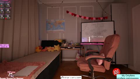 Snapshot of oooops__ chatting on September 18, 2025, 3:14 pm Eva online show from September 18, 2025, 3:14 pm