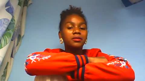 Snapshot of oooorazanasoa chatting on July 1, 2026, 7:21 am oooorazanasoa online show from July 1, 2026, 7:21 am