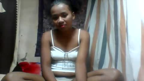 Snapshot of oooozafiette chatting on July 11, 2026, 9:45 am oooozafiette online show from July 11, 2026, 9:45 am