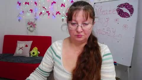 Vanessa online show from May 2, 2026, 5:01 am