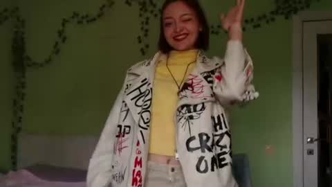 Snapshot of orange___melani chatting on June 20, 2026, 8:28 am Melani online show from June 20, 2026, 8:28 am