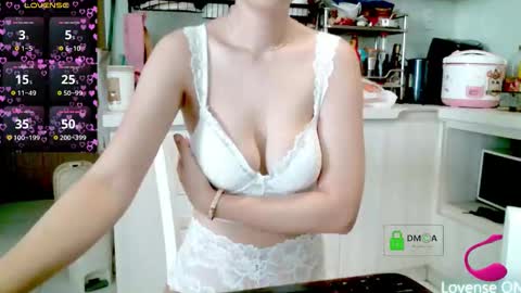 Candy online show from December 16, 2025, 1:32 am