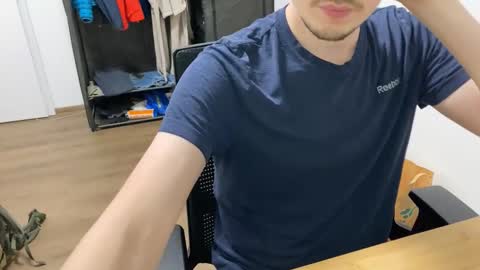 Snapshot of orders19 chatting on November 13, 2025, 7:35 pm Woody online show from November 13, 2025, 7:35 pm