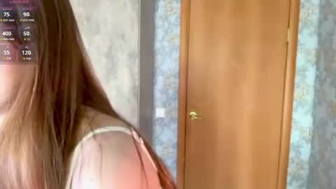 Snapshot of orethaellifritz chatting on July 7, 2026, 7:23 am Yesenia online show from July 7, 2026, 7:23 am