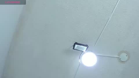 Snapshot of oriana_guzman chatting on December 5, 2024, 12:00 pm Miss Guzman online show from December 5, 2024, 12:00 pm