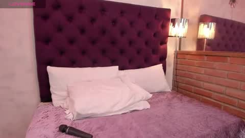 Snapshot of oriana_guzman chatting on December 6, 2024, 5:11 pm Miss Guzman online show from December 6, 2024, 5:11 pm