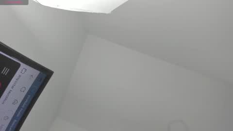 Snapshot of oriana_guzman chatting on March 3, 2025, 2:15 pm Miss Guzman online show from March 3, 2025, 2:15 pm