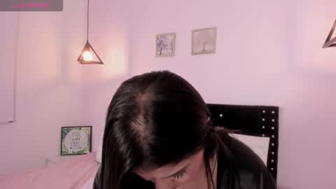 Snapshot of oriana_guzman chatting on September 16, 2025, 12:44 am Miss Guzman online show from September 16, 2025, 12:44 am