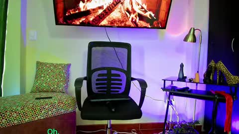 Snapshot of oriana_thomson2 chatting on January 13, 2025, 8:58 pm Oriana online show from January 13, 2025, 8:58 pm