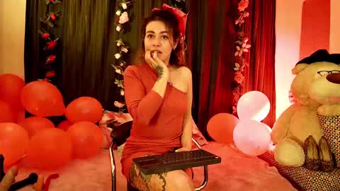 Snapshot of oriana_thomson2 chatting on February 14, 2025, 11:20 pm Oriana online show from February 14, 2025, 11:20 pm