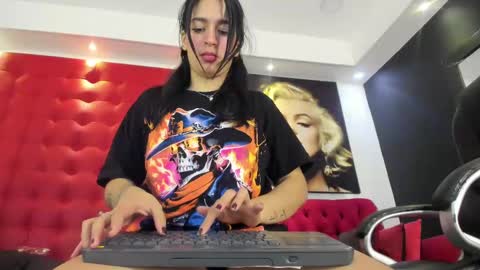 Snapshot of orion_perla chatting on February 18, 2025, 10:16 am orion y perla online show from February 18, 2025, 10:16 am