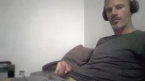 Snapshot of orwel09 chatting on December 22, 2025, 4:04 pm orwel09 online show from December 22, 2025, 4:04 pm