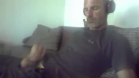 Snapshot of orwel09 chatting on April 4, 2026, 3:09 pm orwel09 online show from April 4, 2026, 3:09 pm